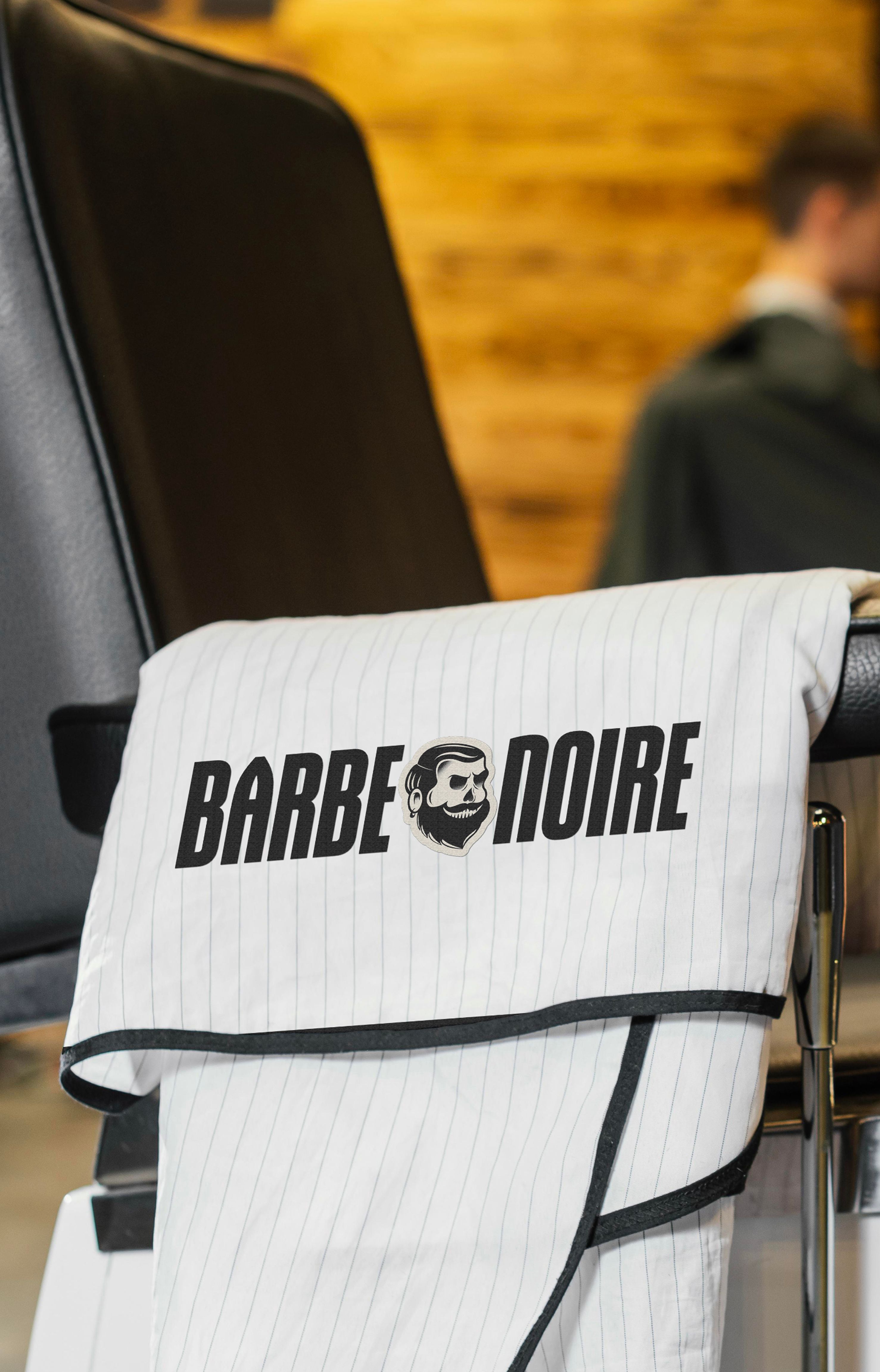 Tablier avec la marque Barbe noire brodée
